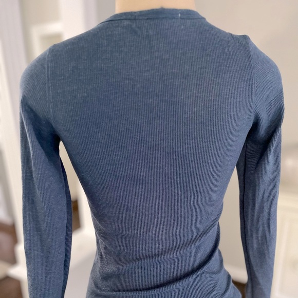 Blue v neck t shirt - Picture 2 of 3